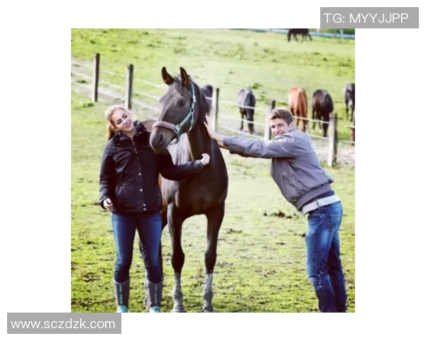 足球明星如何在社交媒体平台关注球员动态与表现分析